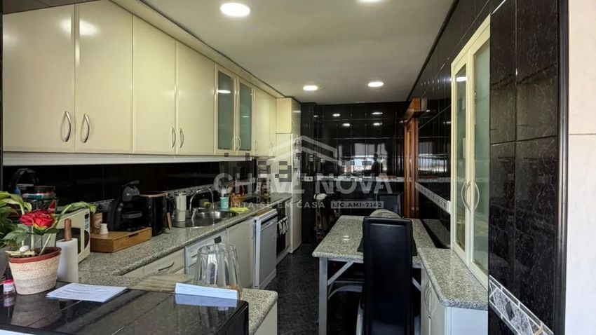 Apartamento T3 à venda em Vilar de Andorinho, Vila Nova de Gaia — foto 2