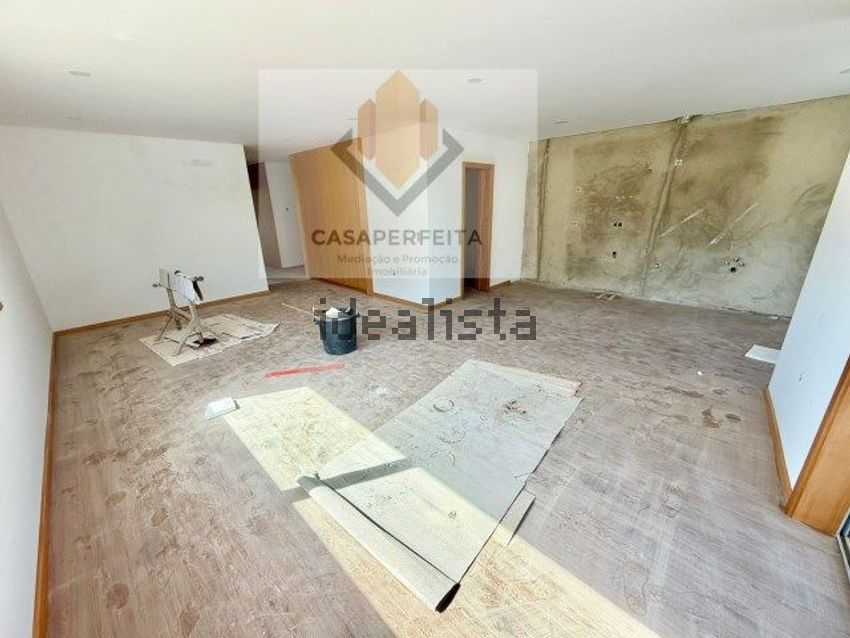 Apartamento T2 à venda em Nogueira da Regedoura, Santa Maria da Feira — foto 2