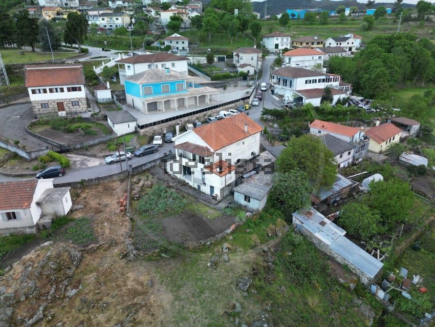 Moradia T4 à venda em Ribeira de Pena (Salvador) e Santo Aleixo de Além-Tâmega, Ribeira de Pena — foto 3