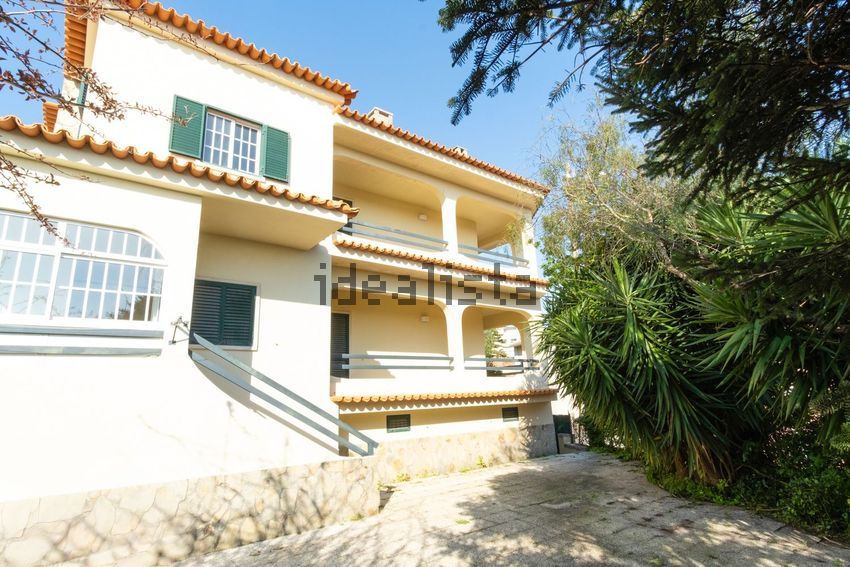 Moradia T6+ em Algés, Linda-a-Velha e Cruz Quebrada-dafundo, €1.080.000