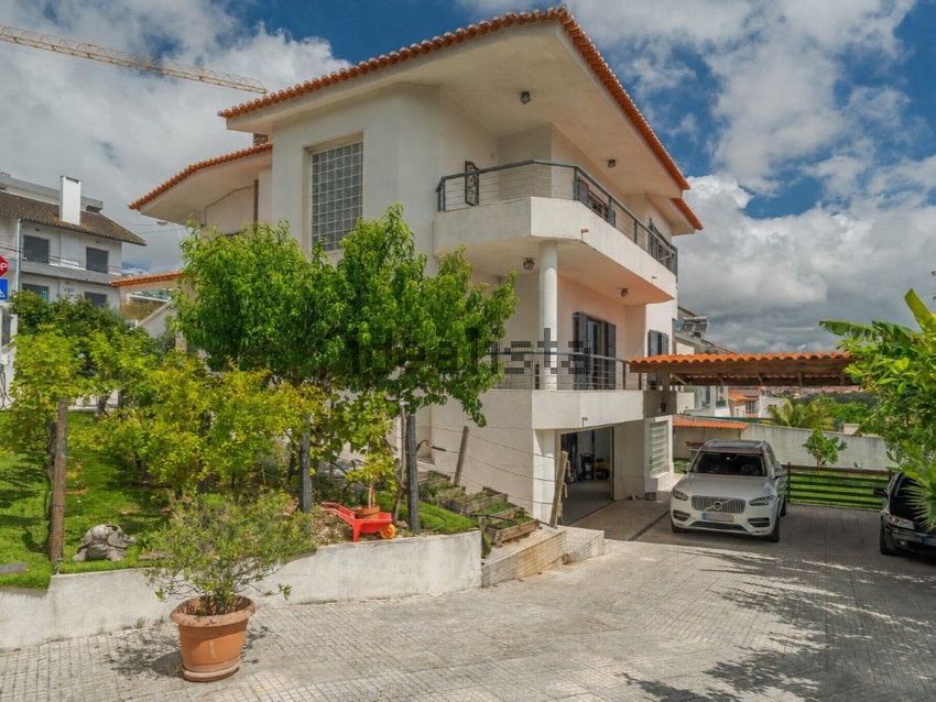 Moradia T5 em Barcarena, €950.000