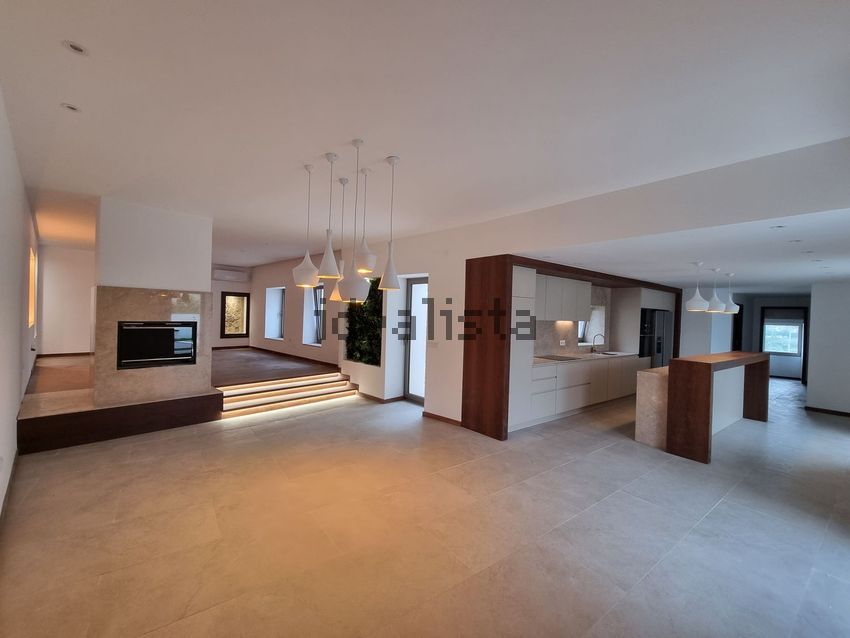Moradia T4 em Bougado (São Martinho e Santiago), €670.000