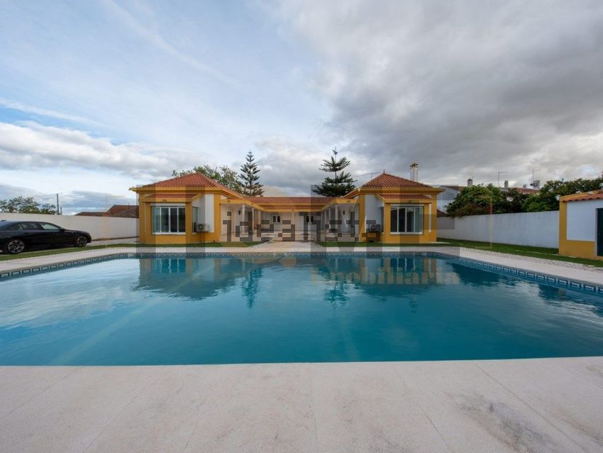 Moradia T5 em Benfica do Ribatejo, €790.000