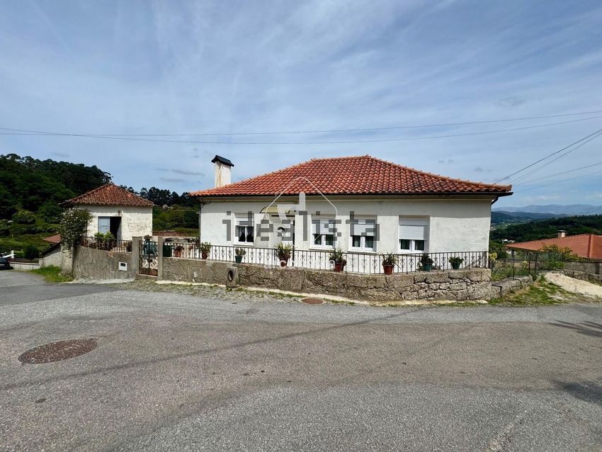 Moradia T3 à venda em Arcos de Valdevez (Salvador), Vila Fonche e Parada, €380.000