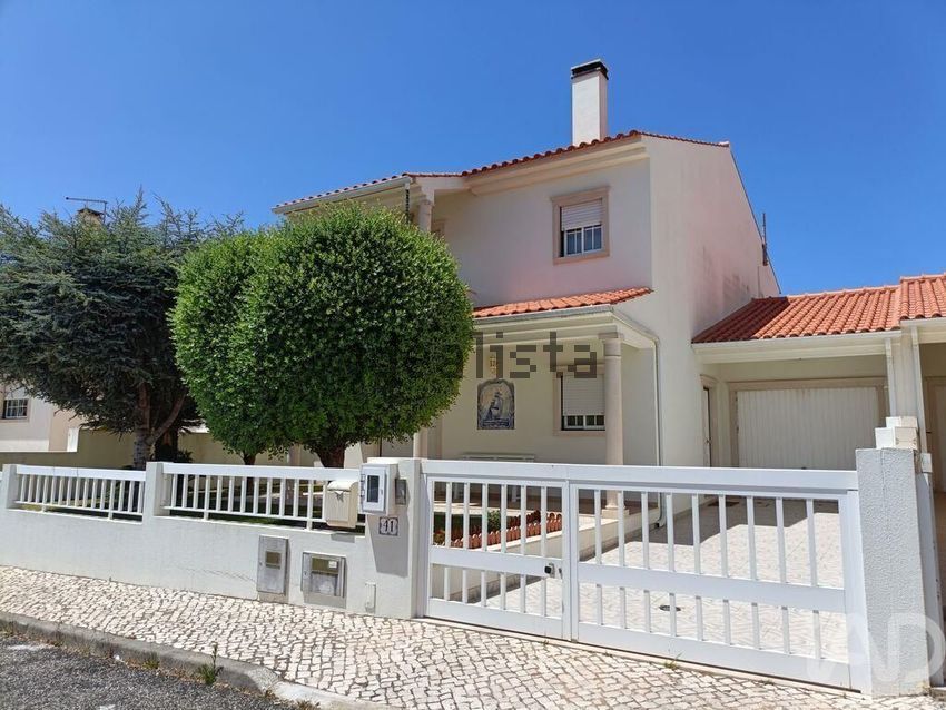 Moradia T3 em São Martinho do Porto, €415.000