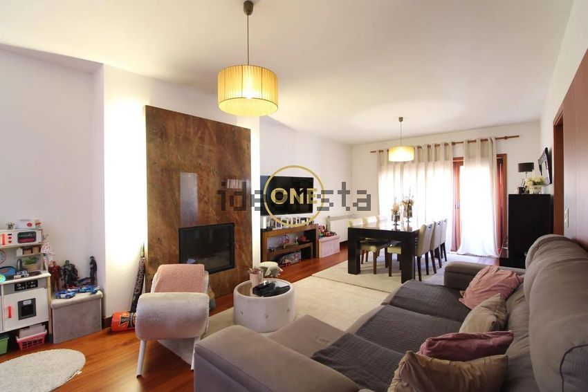 Apartamento T4 à venda em Vila Nova de Famalicão e Calendário, Vila Nova de Famalicão — foto 3