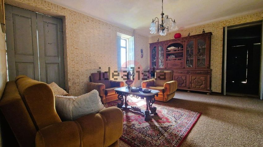 Moradia T5 em Cristoval, €170.000
