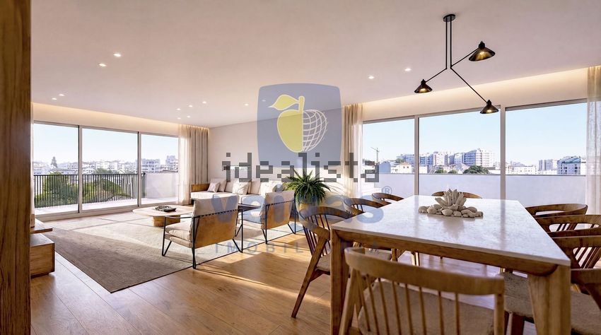 Apartamento T5 em Santo Onofre e Serra do Bouro, €800.000