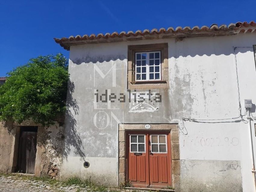 Moradia T2 em Almeida, €70.000