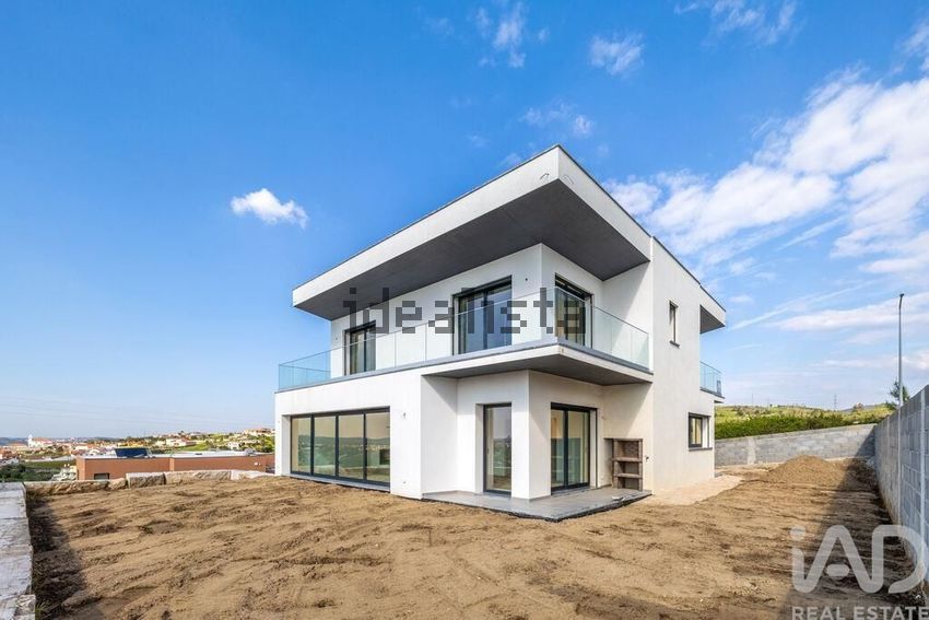 Moradia T4 em Batalha, €510.000