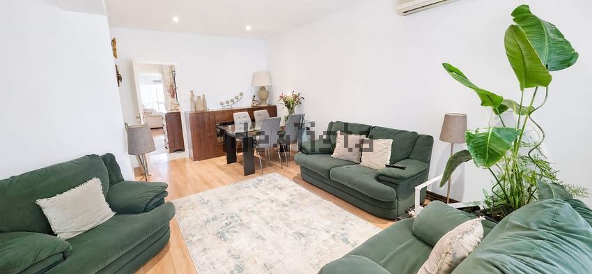 Apartamento T2 à venda em Laranjeiro e Feijó, €299.500