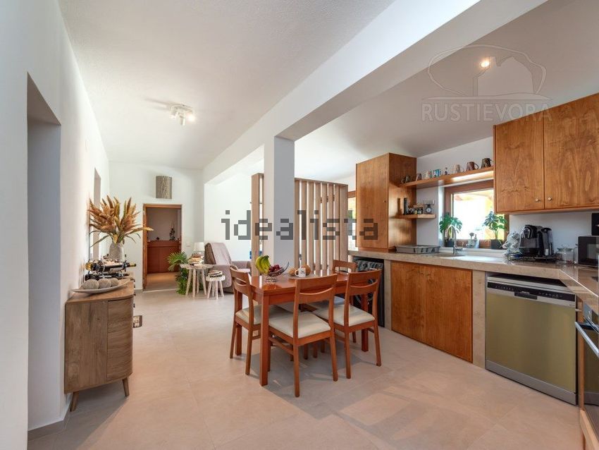 Moradia T2 em Nossa Senhora do Bispo, €298.000
