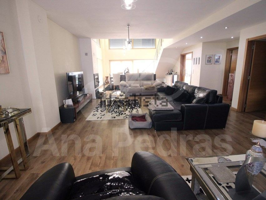 Moradia T4 à venda em Santo António da Charneca, Barreiro — foto 3