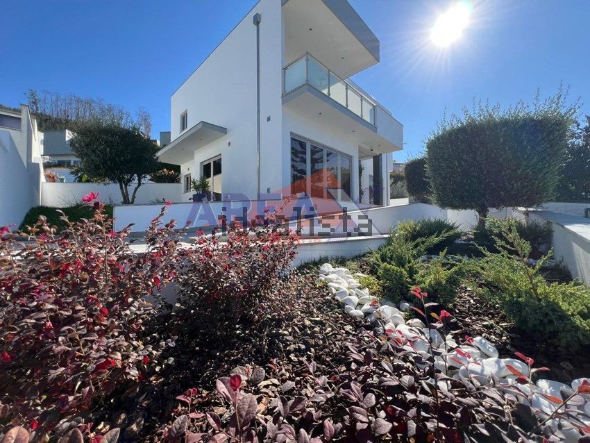 Moradia T4 em Branca, €465.000