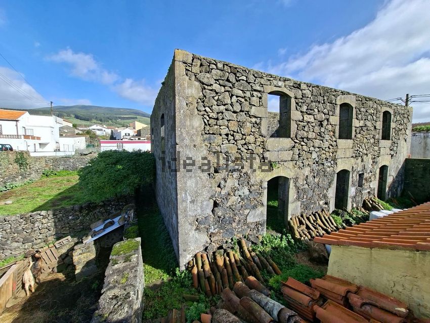 Moradia T0 em Santa Bárbara, €160.000