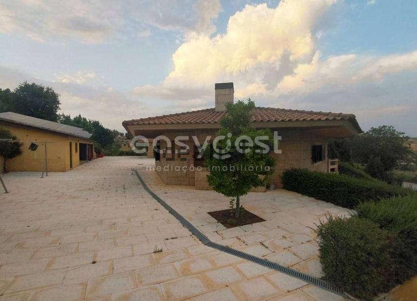 Moradia T4 à venda em Baçal, Bragança — foto 7