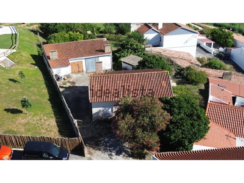 Moradia T3 à venda em Carvoeira e Carmões, €260.000