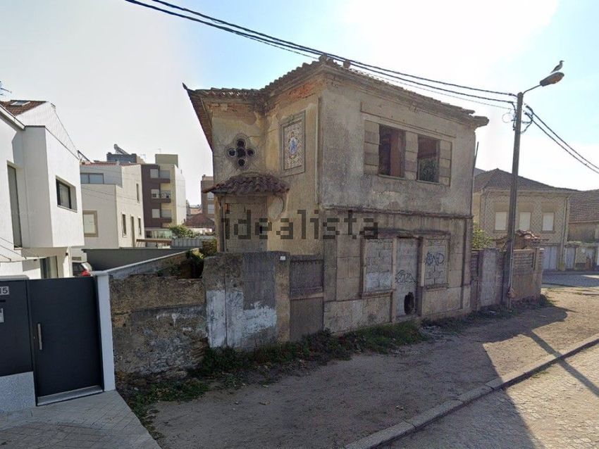 Moradia T6+ em Espinho, €615.000