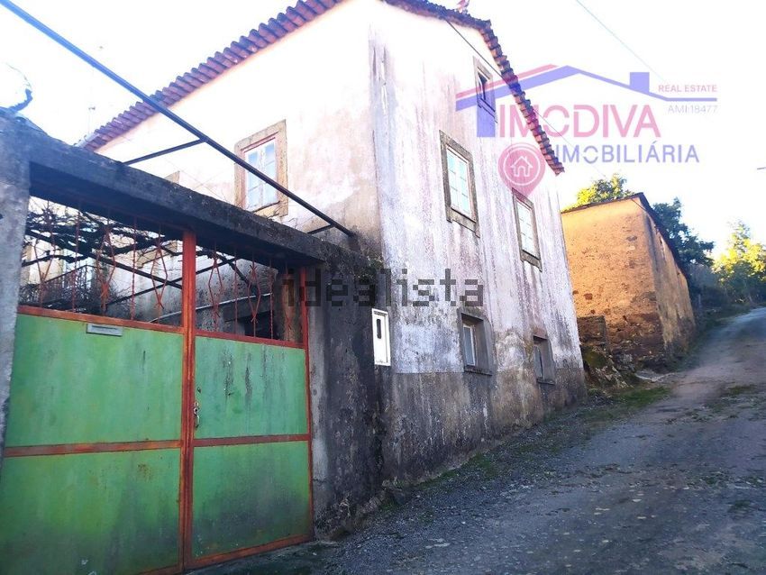 Moradia T3 em Alvares, €80.000