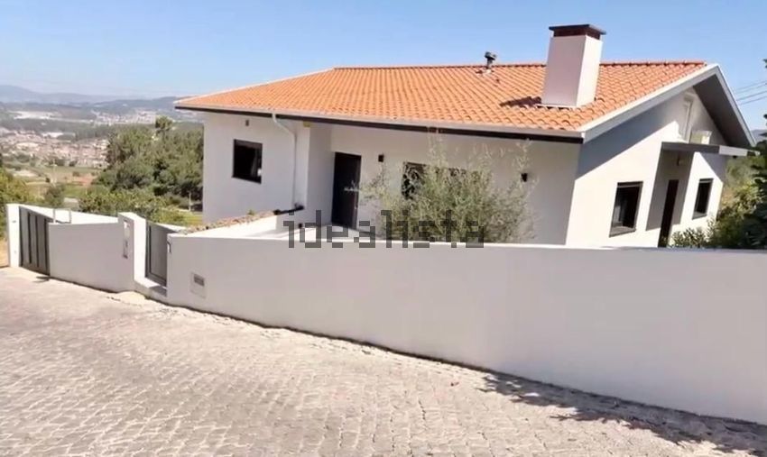 Moradia T5 em Vilarinho, €339.000