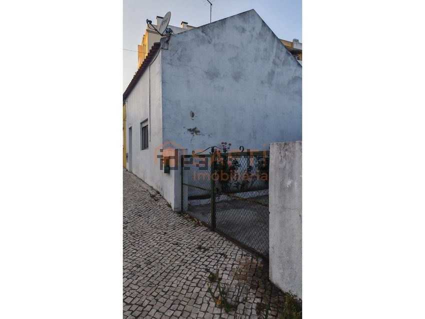 Moradia T1 à venda em União de Freguesias da Cidade de Santarém, Santarém — foto 3