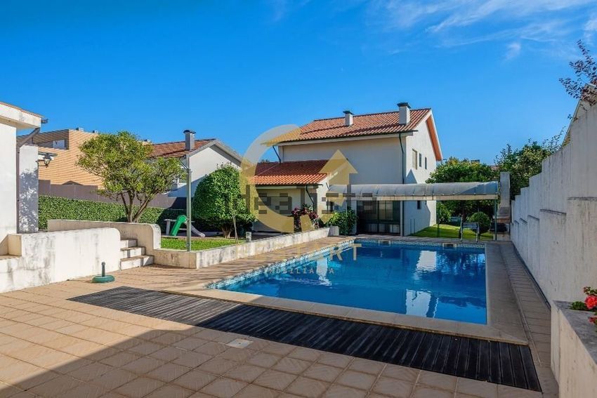 Moradia T5 à venda em Gulpilhares, €750.000