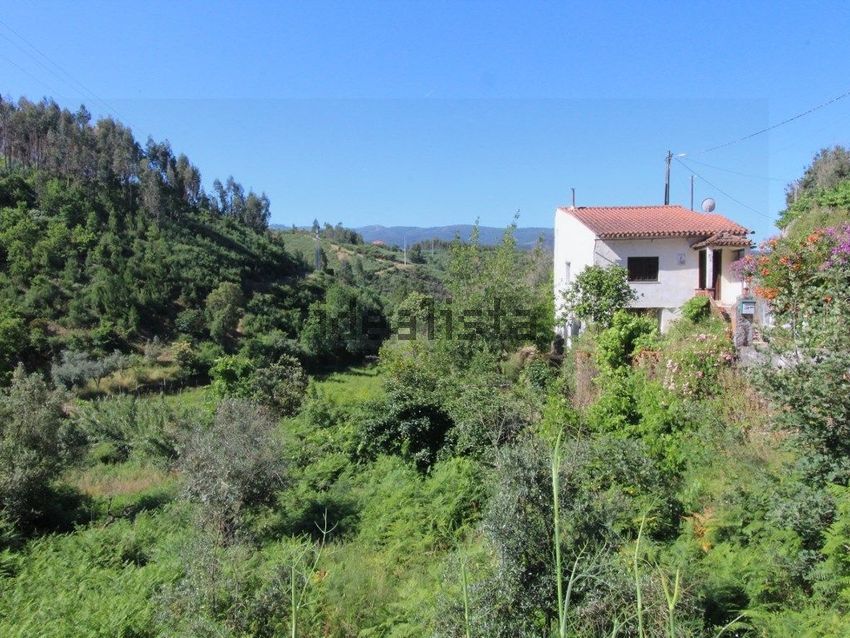 Moradia T2 em Vila Cova de Alva e Anseriz, €95.000