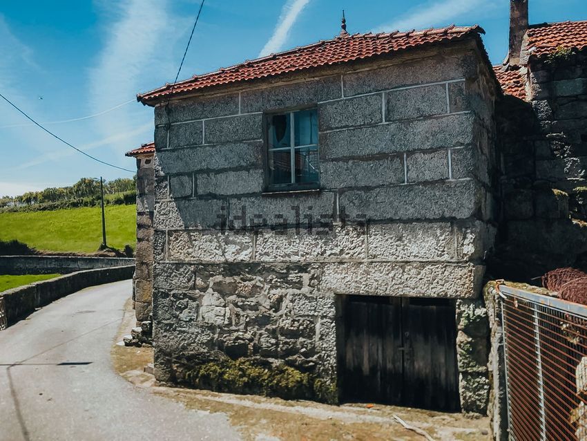 Moradia T3 em Castro Laboreiro e Lamas de Mouro, €45.000