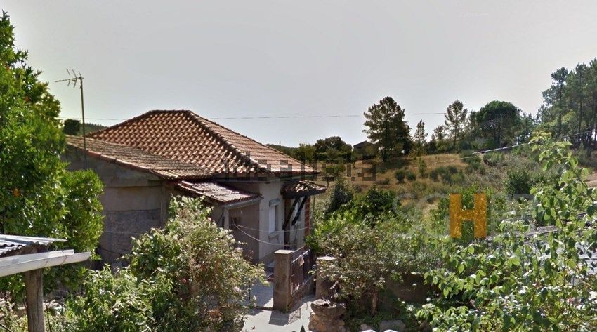 Moradia T4 à venda em Sarzedas, €102.500