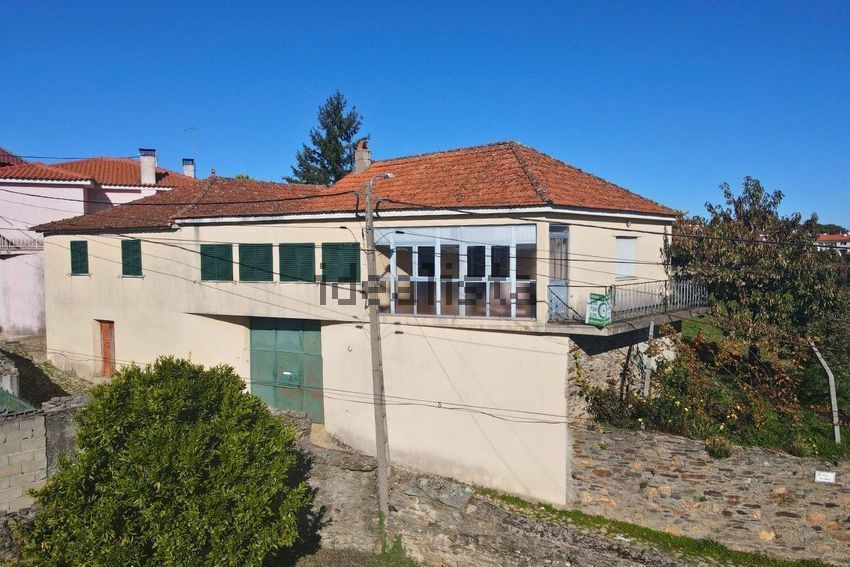 Moradia T4 em Jou, €120.000