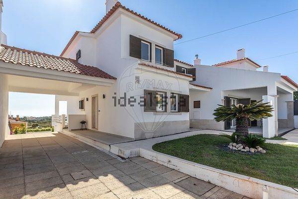 4-bedroom freehold villa in Cascais/Estoril — photo 2 of 5
