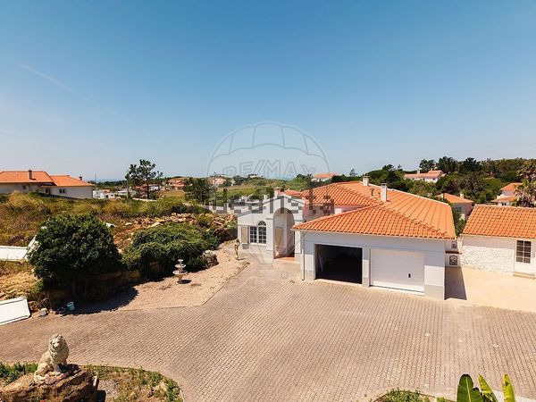 Detached house in São Martinho do Porto — image 5
