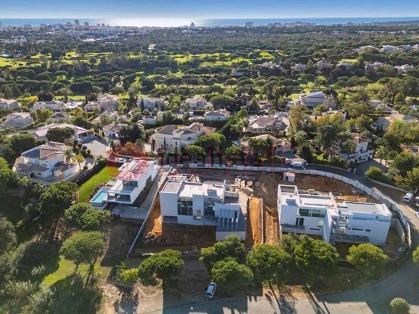 Detached house in Vila Sol - Morgadinho, Quarteira — image 3