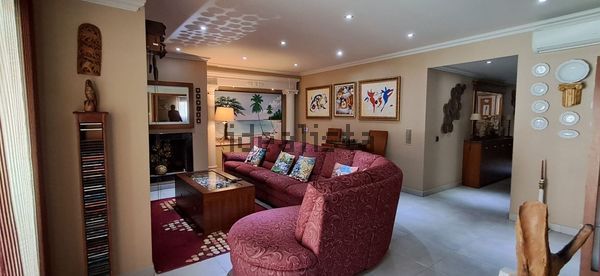6-bedroom freehold villa in Loulé/Vilamoura — photo 1 of 5