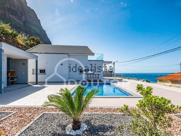 4-bedroom freehold villa in Calheta — photo 3 of 5