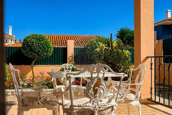 4-bedroom freehold villa in Cascais/Estoril — photo 3 of 5