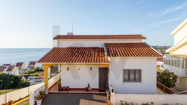 3-bedroom freehold villa in Mafra/Ericeira — photo 2 of 5