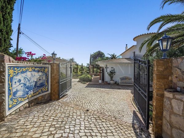 3-bedroom freehold villa in Lagoa/Carvoeiro — photo 3 of 5