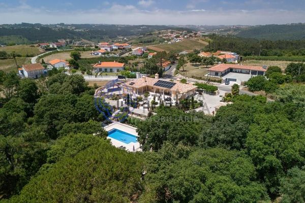 4-bedroom freehold villa in Caldas da Rainha/Foz do Arelho — photo 2 of 5