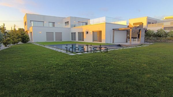4-bedroom freehold villa in Peniche/Baleal — photo 2 of 5
