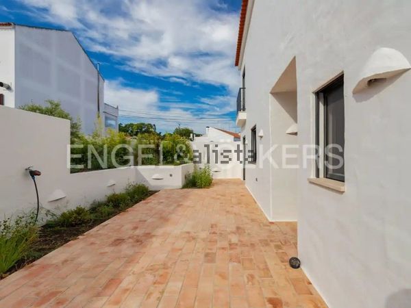 Detached house in Rua Miguel Bombarda, Alcácer do Sal (Santiago) — image 4