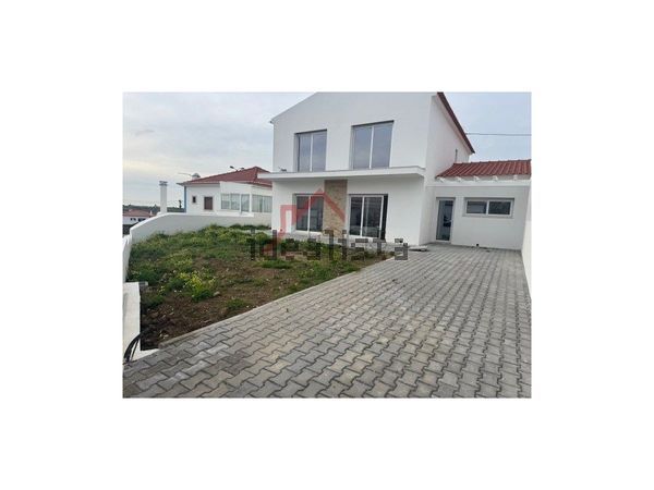 3-bedroom freehold villa in Sintra/Colares — photo 2 of 5