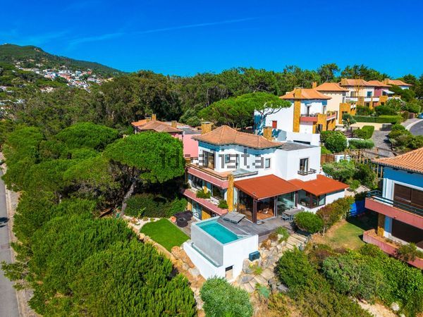 5-bedroom freehold villa in Cascais/Estoril — photo 2 of 5