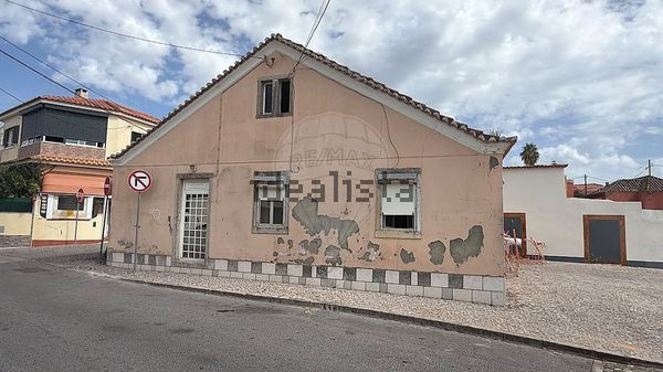4-bedroom freehold villa in Cascais/Estoril — photo 3 of 5