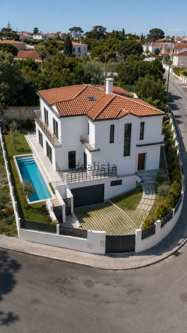 4-bedroom freehold villa in Cascais/Estoril — photo 1 of 5