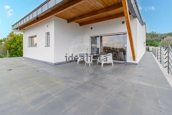 4-bedroom freehold villa in Sintra/Colares — photo 1 of 5