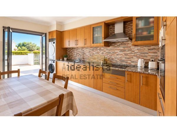 3-bedroom freehold villa in Albufeira — photo 4 of 5