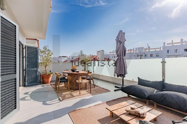 3-bedroom freehold villa in Cascais/Estoril — photo 3 of 5