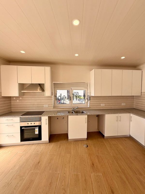 3-bedroom freehold villa in Alcobaça/São Martinho do Porto — photo 3 of 5