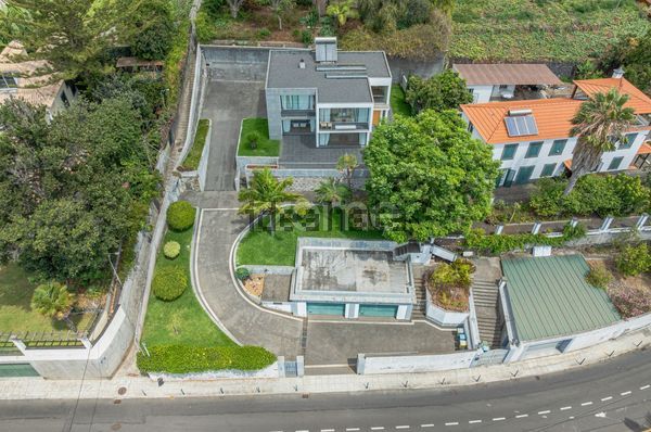 4-bedroom freehold villa in Funchal — photo 5 of 5